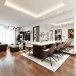 Instalación de suelo laminado de alta gama en salón residencial de Valencia con acabado en madera natural y nivelación de precisión.